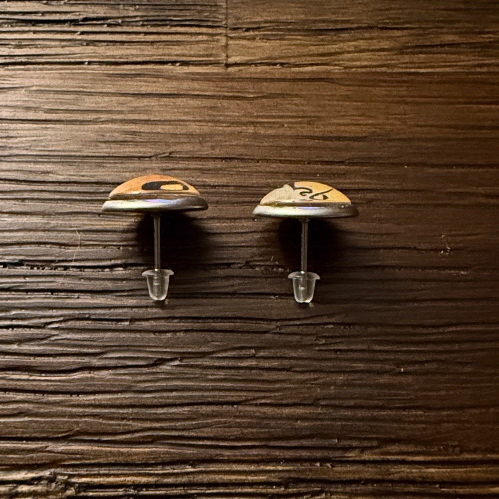 Harry Potter Themed Platform 9-3/4 Post Earrings - Picture 7 of 8